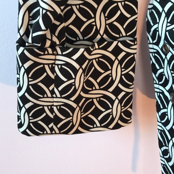 NWOT Geometric Belted Jacket - Picture 4 of 8